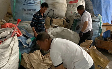 好色先生下载安装金屬工作場景